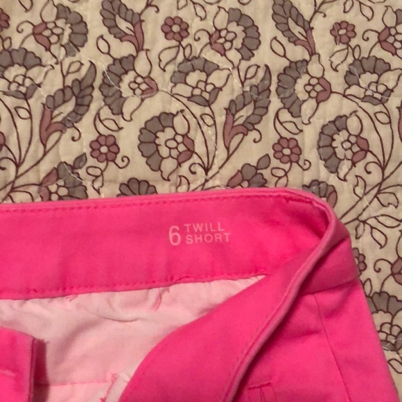 Shorts - Picture 2 of 4